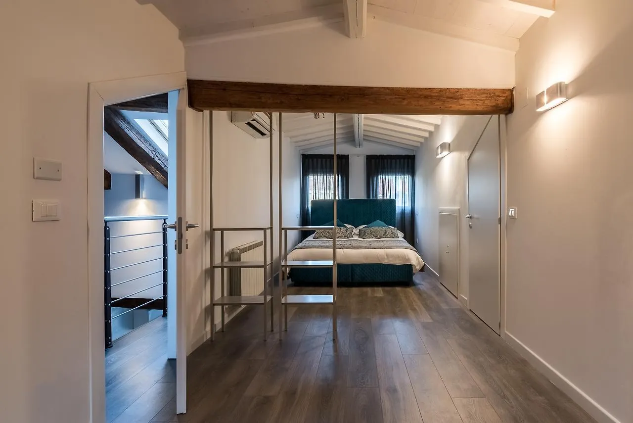 ***** Guest house La Loggia Della Luna Venice Italy